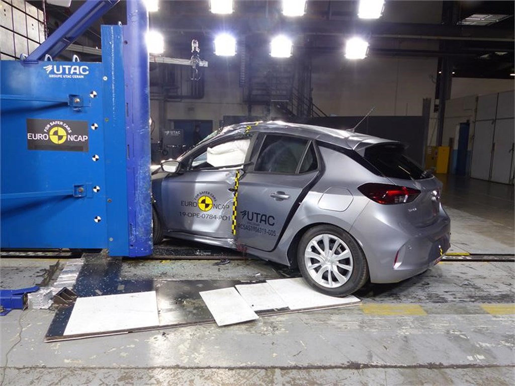 Præcis som med søsterbilen Peugeot 208 bliver det 'kun' til fire Euro NCAP-stjerner til den nye Opel Corsa. Igen er årsagen, at nødbremsen ikke er god nok
(Foto: FDM / Euro NCAP)